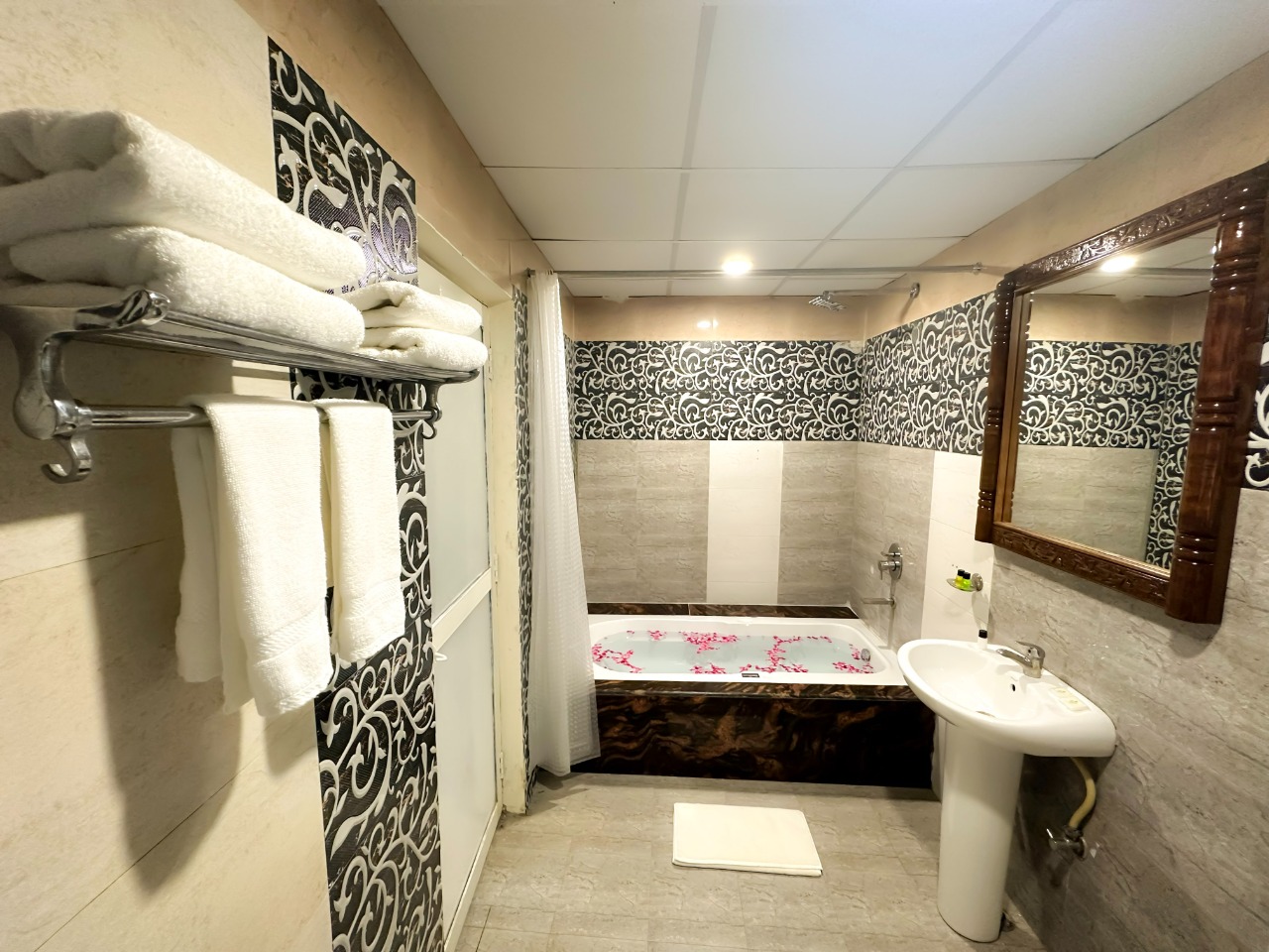 COTTAGES INTERIOR 2